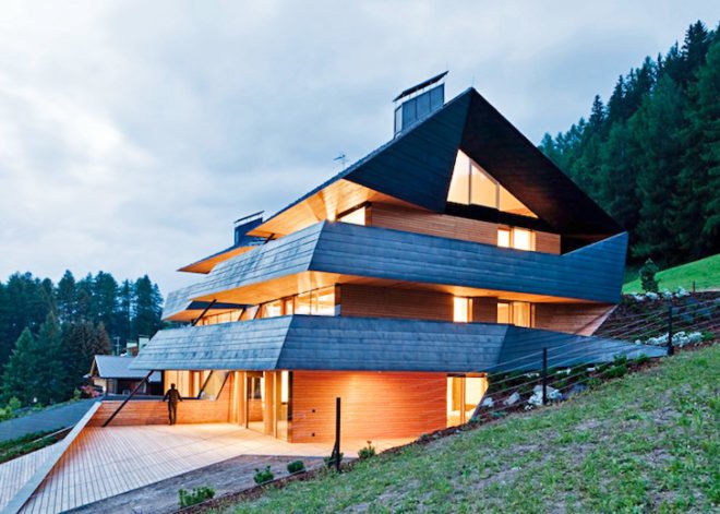 Larch, copper, pre-oxidized copper, vernacular, planning regulations, mountain homes, luxurious mountain getaway, Italy, Dolomite Mountains, Dolomitenblick, PLASMA Studio, green design, sustainable design, eco-design, daylighting, solar gain