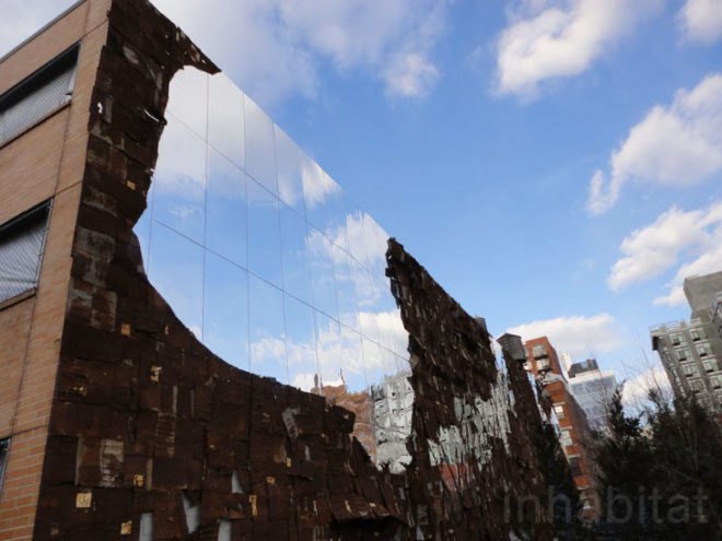 green design, eco design, sustainable design, El Anatsui, Jack Shainman Gallery, high Line park, Mirror installation high line park, upcycled art, recycled art, Broken Bridge ii