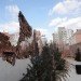 green design, eco design, sustainable design, El Anatsui, Jack Shainman Gallery, high Line park, Mirror installation high line park, upcycled art, recycled art, Broken Bridge ii