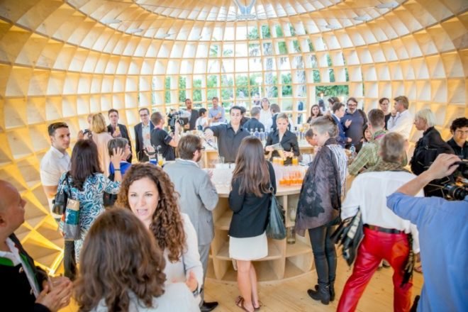 los carpinteros, guiro bar, absolut art festival, installation architecture, temporary architecture, wooden design, sustainable design