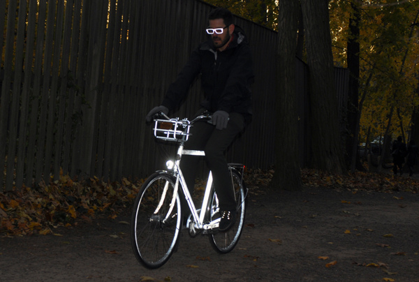 Josh Zisson, safest bike, bicycle, bike, halo coatings, reflective bike, glow in the dark bike, night cycling, sustainable transportation, green transportation, night bike, green bike, cycling night visibility