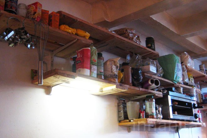 De Laatste Kruimel, Amsterdam, Ana Lisa Alperovich, bakery, café, organic food, scones, cakes, recycled pallets, Architecture, green furniture, ecycled Materials, Green Materials, green packaging