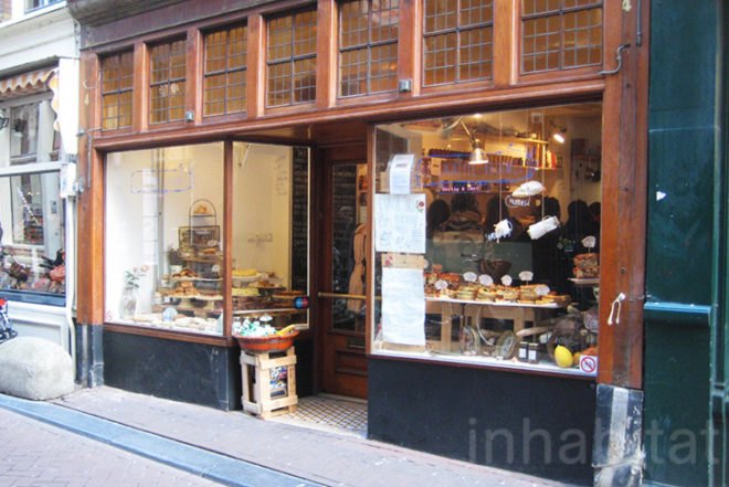 De Laatste Kruimel, Amsterdam, Ana Lisa Alperovich, bakery, café, organic food, scones, cakes, recycled pallets, Architecture, green furniture, ecycled Materials, Green Materials, green packaging