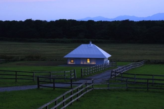 Japan, PET, recycled materials, Meme Experimental House, Kengo Kuma and Associates, Hokkaido Prefecture, earth and grass, vernacular, traditional architecture, earth and grass homes, chise, luminous home, tiny homes