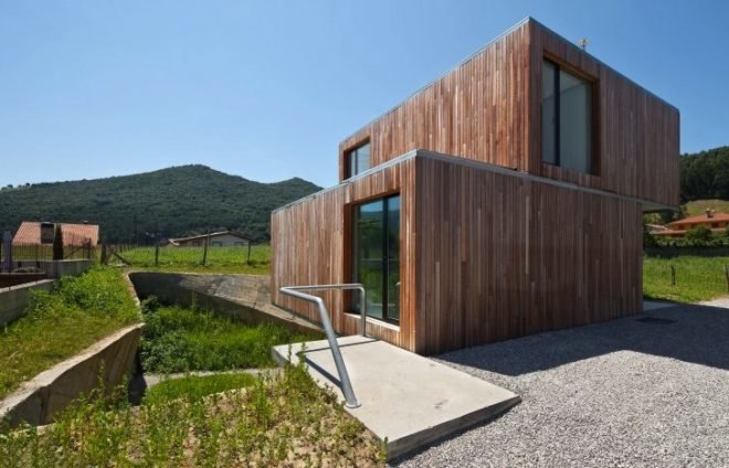 green design, sustainable design, Spain, Cantabria, Acha Zaballa Arquitectos, cantilevering home, rock climber, sustainable design, energy efficiency, solar gain, timber, reduce construction waste, residential home, More House,
