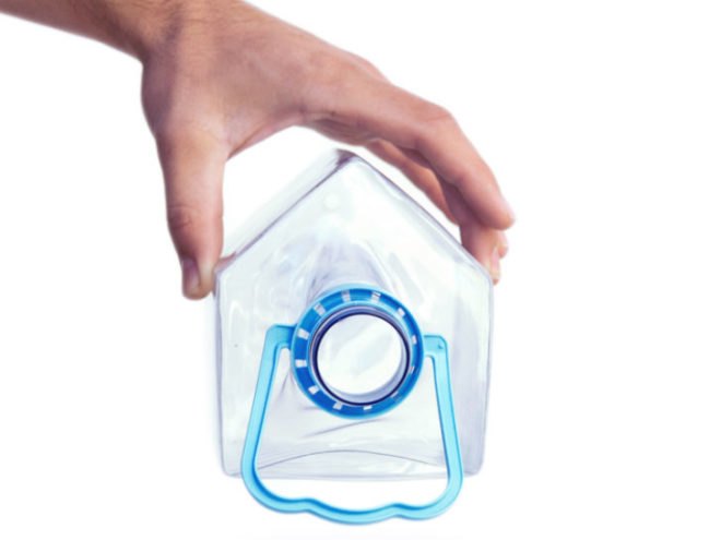 Plastic Birdhouse, Colectivo da Rainha, material reuse, recycled materials, recycled plastic bottles, plastic vase