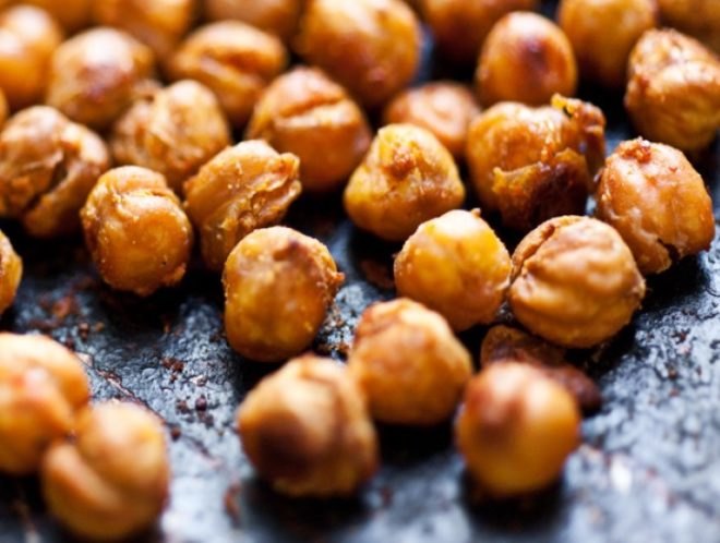 Super Bowl, vegetarian recipes, vegan recipes, football, NFL, appetizers, snacks, meatless, party, gluten free, party planning, healthy snacks, finger foods, dairy free, sports, pretzels, 7-layer dip, spicy chickpeas, seitan, carnitas, potato skins, jalapeno poppers,