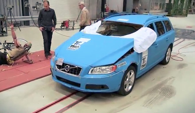 green design, eco design, sustainable design, exterior airbags, bicycle airbags, pedestrian airbags, bicycle safety, The Netherlands, Dutch Ministry of Infrastructure and the Environment, TNO, Volvo V40