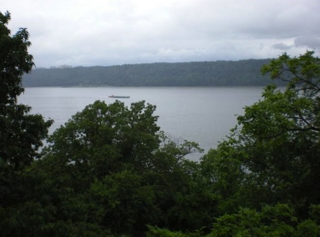 The cloisters museum, Cloisters gardens, Upper Manhattan, The Met, Larry Rockefeller, New Jersy, LG Electronics USA, View from the Cloisters, Engelwood, environmental lawsuits, LG headquarters New Jersey,