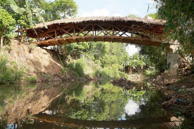 Andrea Fitrianto, Bamboo Bridge, Footbridge, local materials, local people, bamboo, Davao, Philipines, Matina river, Architecture, Botanical, DIY, social design, Recycling / Compost, Green Materials,