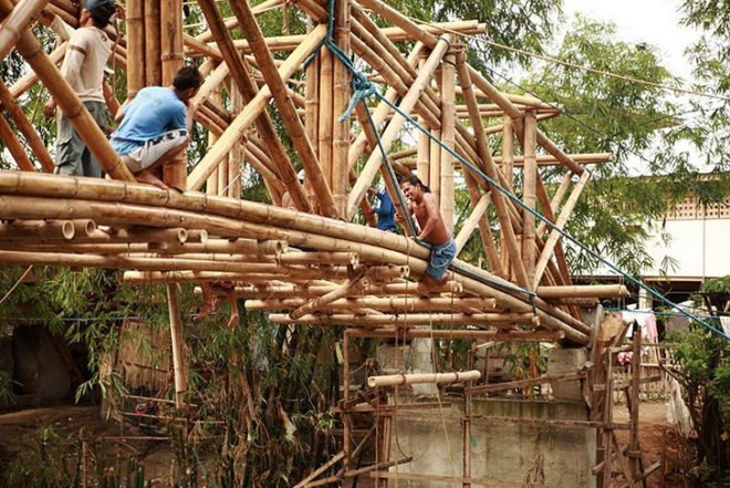 Andrea Fitrianto, Bamboo Bridge, Footbridge, local materials, local people, bamboo, Davao, Philipines, Matina river, Architecture, Botanical, DIY, social design, Recycling / Compost, Green Materials,