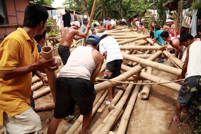 Andrea Fitrianto, Bamboo Bridge, Footbridge, local materials, local people, bamboo, Davao, Philipines, Matina river, Architecture, Botanical, DIY, social design, Recycling / Compost, Green Materials,