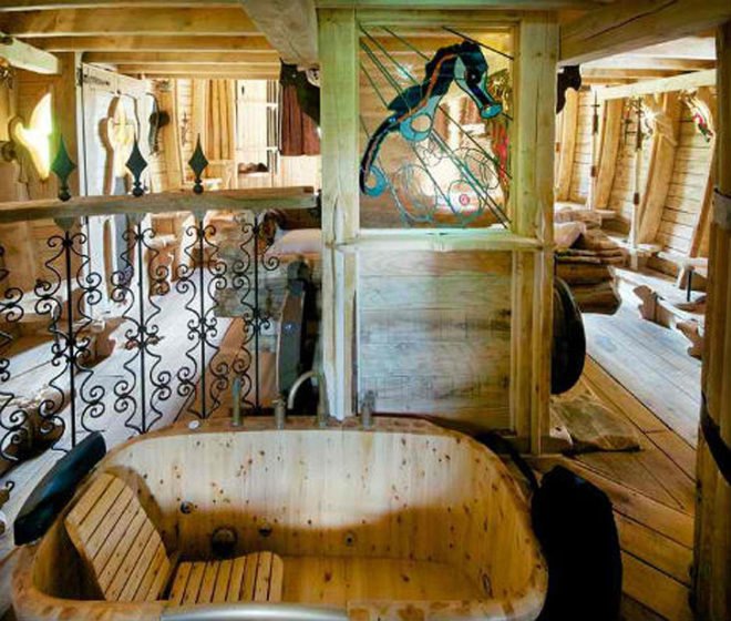 green design, eco design, sustainable design, cob, Durbuy, Belgium, trojan horse hotel, la balade des gnomes hotel, horse shaped hotel, hobbit hotel, treehouse hotel, fantasy hotel