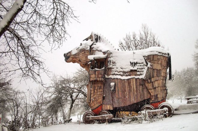 green design, eco design, sustainable design, cob, Durbuy, Belgium, trojan horse hotel, la balade des gnomes hotel, horse shaped hotel, hobbit hotel, treehouse hotel, fantasy hotel