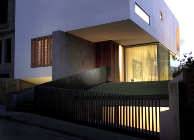 Malta, Chris Briffa Architects, Naxxar, Hanging Home, zoning requirements, green roof, low energy, home, single family, residence, concrete hanging slab