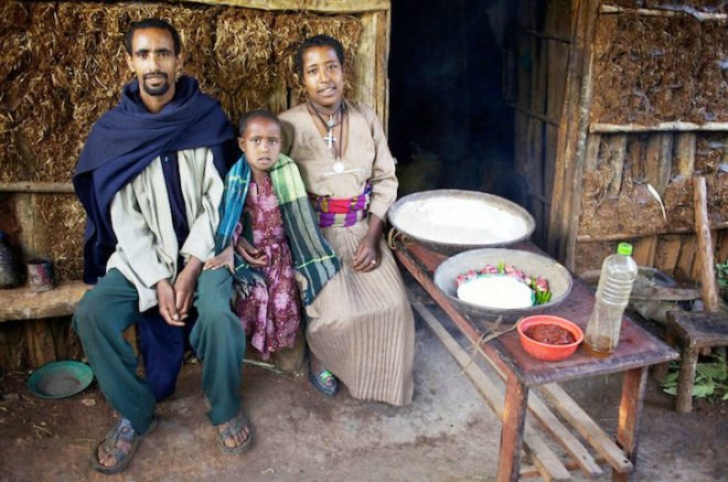 Oxfam America, seven photos of what seven families eat, food waste, poverty, injustice, food politics, hunger, obesity, news, environment, charity, aid organization, non profit organization, oxfam food photos, ethiopean family
