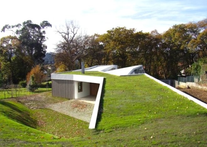 clay walls, F451 Arquitectura, Gijon, Spain, design, green design, sustainable design, eco-design, energy efficiency, green roof, daylighting, atelier, home, hybrid house, corrugated metal roof, insulation