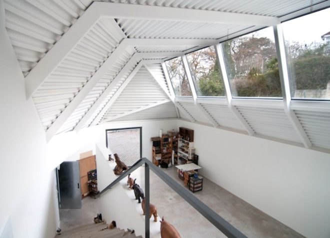 clay walls, F451 Arquitectura, Gijon, Spain, design, green design, sustainable design, eco-design, energy efficiency, green roof, daylighting, atelier, home, hybrid house, corrugated metal roof, insulation