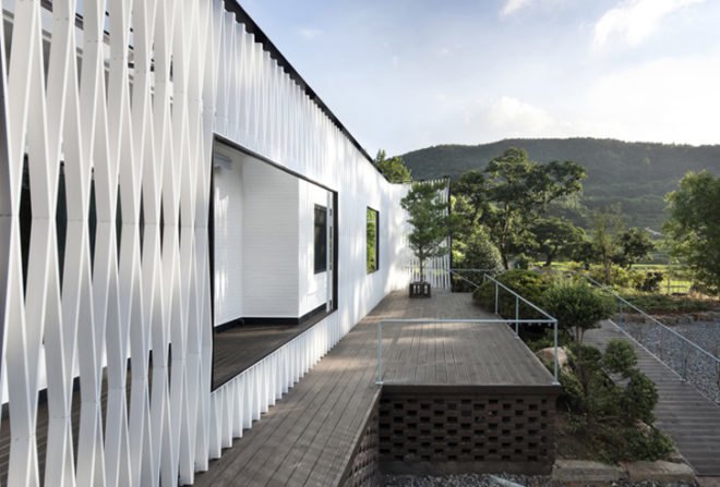 green design, eco design, sustainable design, JOHO Architecture, double skin facade, Namhae house, exoskeleton, Korean country house