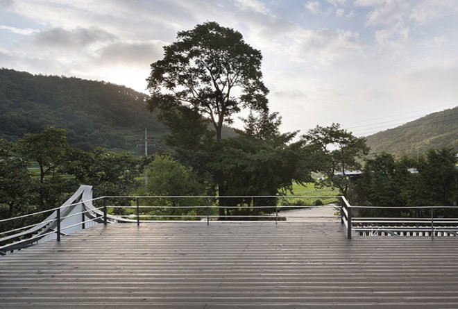 green design, eco design, sustainable design, JOHO Architecture, double skin facade, Namhae house, exoskeleton, Korean country house