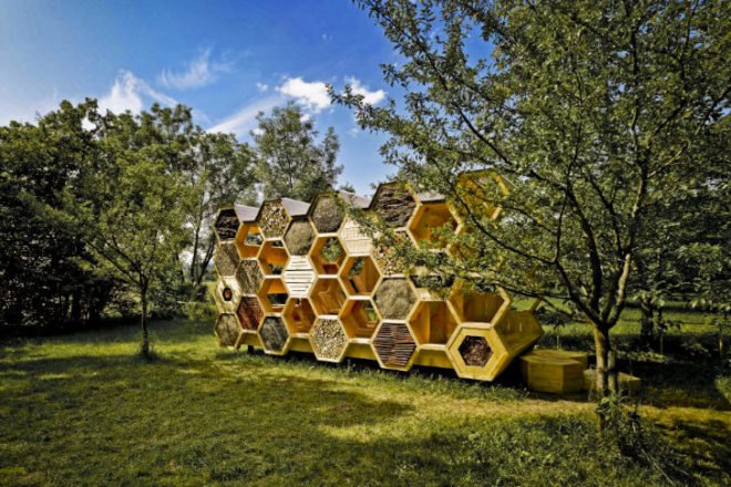 K-Abeilles Hotel for Bees, AtelierD, bee hotel, honeycomb pavilion, pavilion, bee hive, muttersholtz archi festival