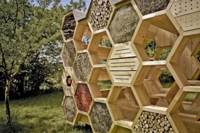 K-Abeilles Hotel for Bees, AtelierD, bee hotel, honeycomb pavilion, pavilion, bee hive, muttersholtz archi festival