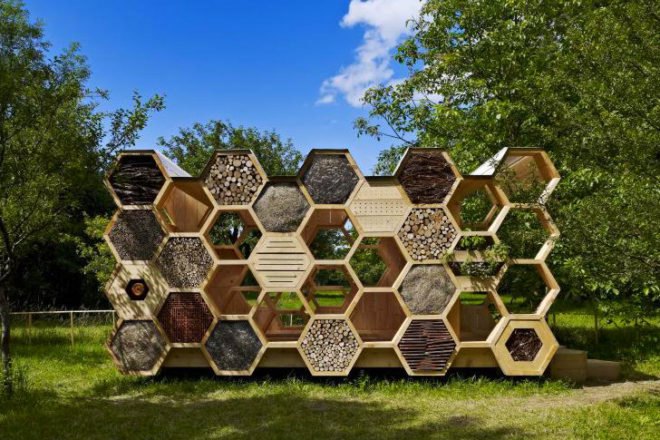 K-Abeilles Hotel for Bees, AtelierD, bee hotel, honeycomb pavilion, pavilion, bee hive, muttersholtz archi festival