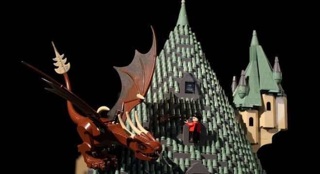 LEGO Hogwarts, Harry Potter Hogwarts LEGO replica, Alice Finch LEGO sculptures, Harry Potter LEGO sets, LEGO sculptures, BrickCon 2012, BrickCon Exhibition, Harry Potter studio, LEGO ART, house of LEGOs