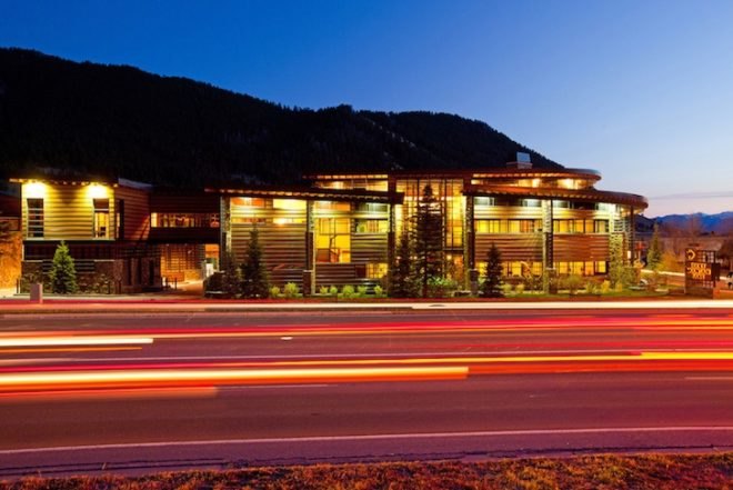 natural materials, green design, sustainable design, eco-design, Jackson, Plan One Architects, Rocky Mountain National Banks, energy efficiency, daylighting, insulation, passive solar, daylighting, indigenous landscape, usa, wyoming, green bank