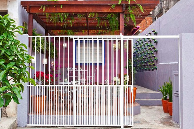 green design, eco design, sustainable design, Sao Paolo, vertical gardens, recycled bottle garden, Luciano Huck, Home Sweet Home, Rosenbaum firm, upcycled vertical garden, plastic bottle vertical garden