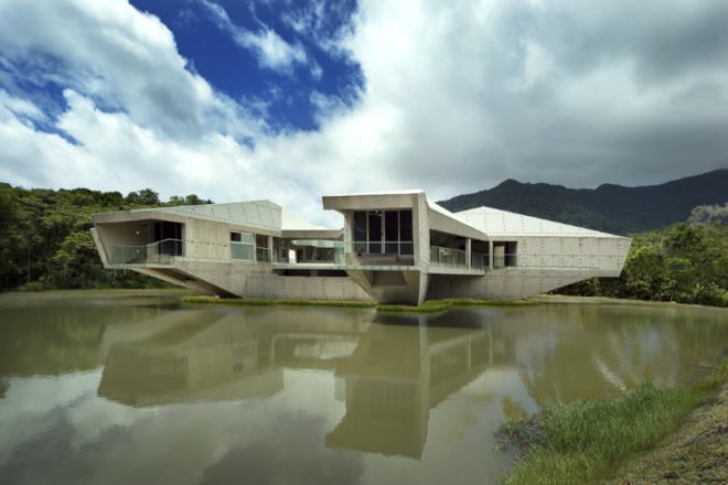 Stamp House, Charles Wright Architects, cyclone proof house, disaster proof house, solar powered house, far north queensland