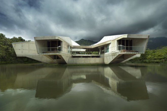 Stamp House, Charles Wright Architects, cyclone proof house, disaster proof house, solar powered house, far north queensland