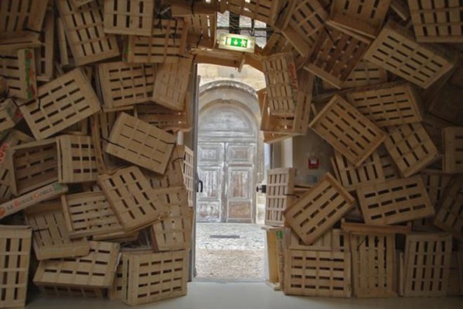 Tadashi Kawamata, Gandamaison, Versailles, recycled wooden crates, site-specific, instalation, crates cascade, Art, Recycled Materials
