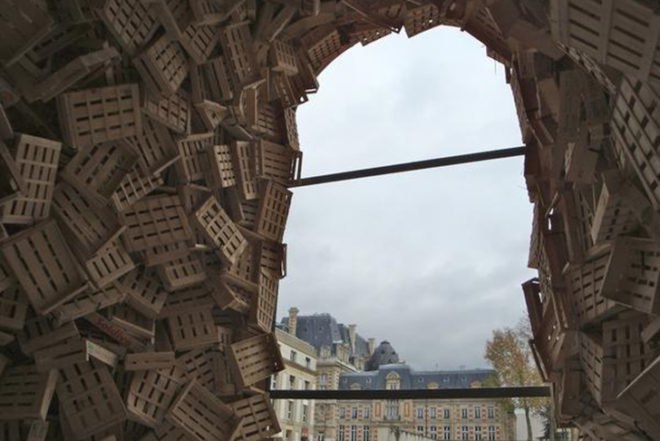 Tadashi Kawamata, Gandamaison, Versailles, recycled wooden crates, site-specific, instalation, crates cascade, Art, Recycled Materials