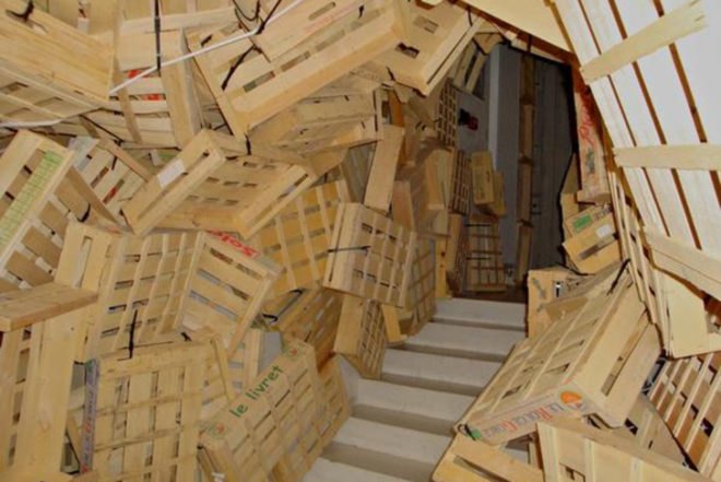Tadashi Kawamata, Gandamaison, Versailles, recycled wooden crates, site-specific, instalation, crates cascade, Art, Recycled Materials