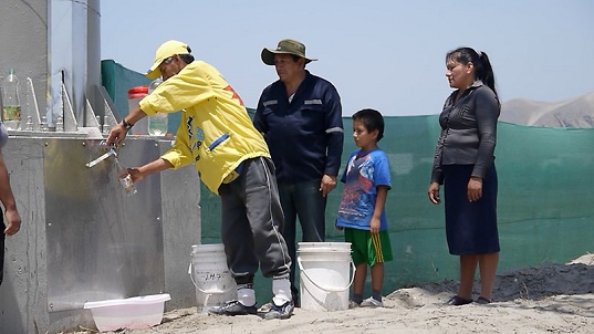 Lima billboard water, water-producing billboard, drinkable water scarcity, Lima water shortage, Lima University of Engineering and Technology, Mayo DraftFCB, water filtering billboard, eco-friendly source of water, humidity into water