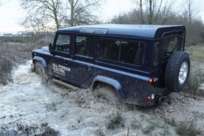 Land Rover, Land Rover Defender, electric Land Rover, electric SUV, 2013 Geneva Motor Show, green SUV, lithium-ion battery, electric motor, green transportation