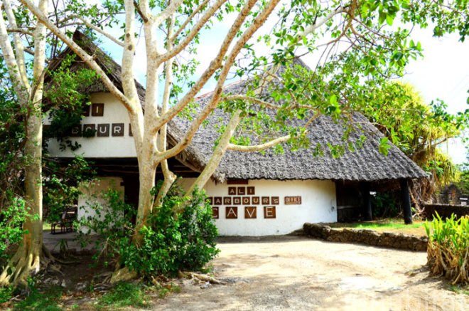 Diani Beach, Kenya, coral cave, adaptive reuse, cave turned into a restaurant, candlelit cave, south coast, indian ocean, design, sustainable design, arab design, green design, eco-design