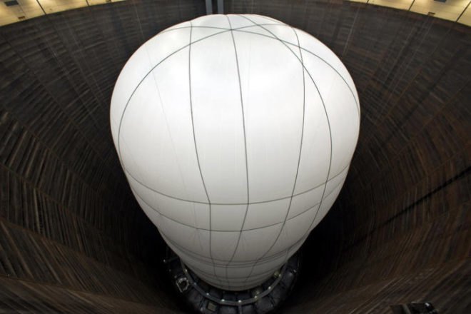 Big Air Package, Christo, largest indoor sculpture, environmental art, gasometer oberhausen, inflatable sculpture