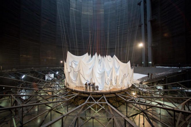 Big Air Package, Christo, largest indoor sculpture, environmental art, gasometer oberhausen, inflatable sculpture