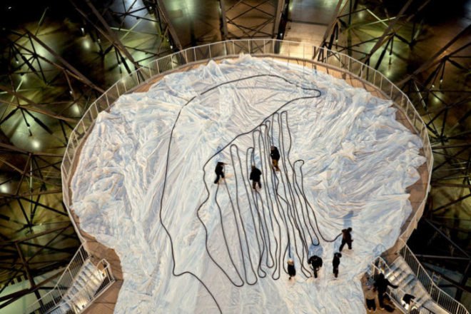 Big Air Package, Christo, largest indoor sculpture, environmental art, gasometer oberhausen, inflatable sculpture