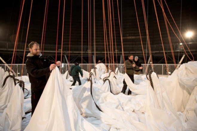 Big Air Package, Christo, largest indoor sculpture, environmental art, gasometer oberhausen, inflatable sculpture