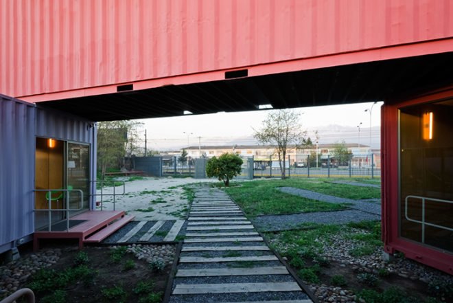 DX Arquitectos, recycled shipping containers, office, Muebles Gacitúa, chile, Santiago, Architecture, Prefab Housing,