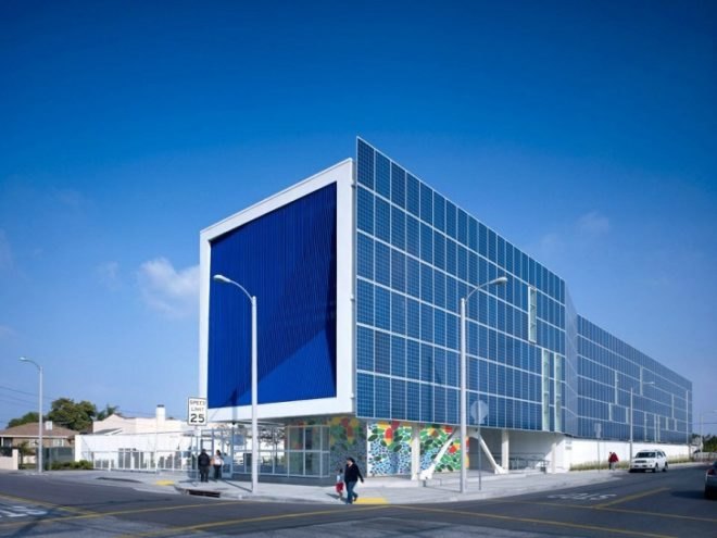 Green Dot Animo High School, Brooks+Scarpa Architects, LA public school design, green school design, passive sustainability, LA eco-friendly high school, solar power, solar panels, solar facade, carbon emissions, clean energy, educational architecture