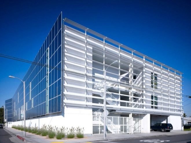 Green Dot Animo High School, Brooks+Scarpa Architects, LA public school design, green school design, passive sustainability, LA eco-friendly high school, solar power, solar panels, solar facade, carbon emissions, clean energy, educational architecture