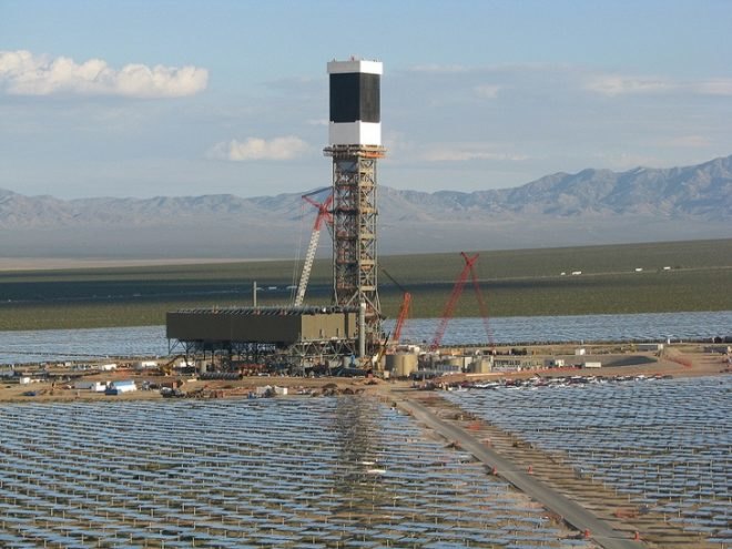 Ivanpah Solar Thermal Plant , California solar plants, NRG Energy, US solar energy, BrightSource Energy, Bechtel Corporation, heliostats, California clean energy, carbon emissions, solar thermal plants, solar steam turbines, green technology