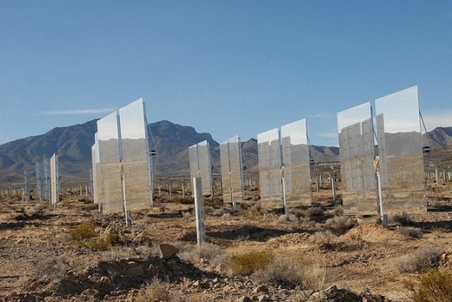 Ivanpah Solar Thermal Plant , California solar plants, NRG Energy, US solar energy, BrightSource Energy, Bechtel Corporation, heliostats, California clean energy, carbon emissions, solar thermal plants, solar steam turbines, green technology