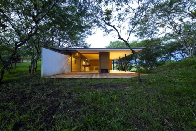 Duran & Hermida Arquitectos, green roof, ecuador, Faique dwellings, natural ventilation, forest, green design, sustainable design, eco-design, Valle de Yunguilla, Sebastián Crespo