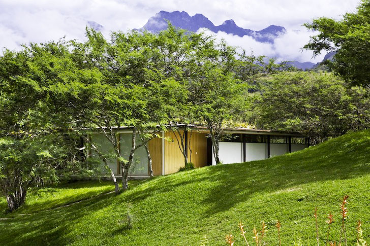Duran &amp; Hermida Arquitectos, green roof, ecuador, Faique dwellings, natural ventilation, forest, green design, sustainable design, eco-design, Valle de Yunguilla, Sebasti&aacute;n Crespo" title="Los Faiques Dwellings by Duran &amp; Hermida Arquitectos