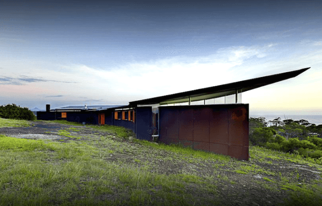 Southern House, Fergus Scott Architects, Australia, Frank Lloyd Wright, metal clad home, passive solar, passive thermal, daylighting, green design, sustainable design, eco-design, coastal home